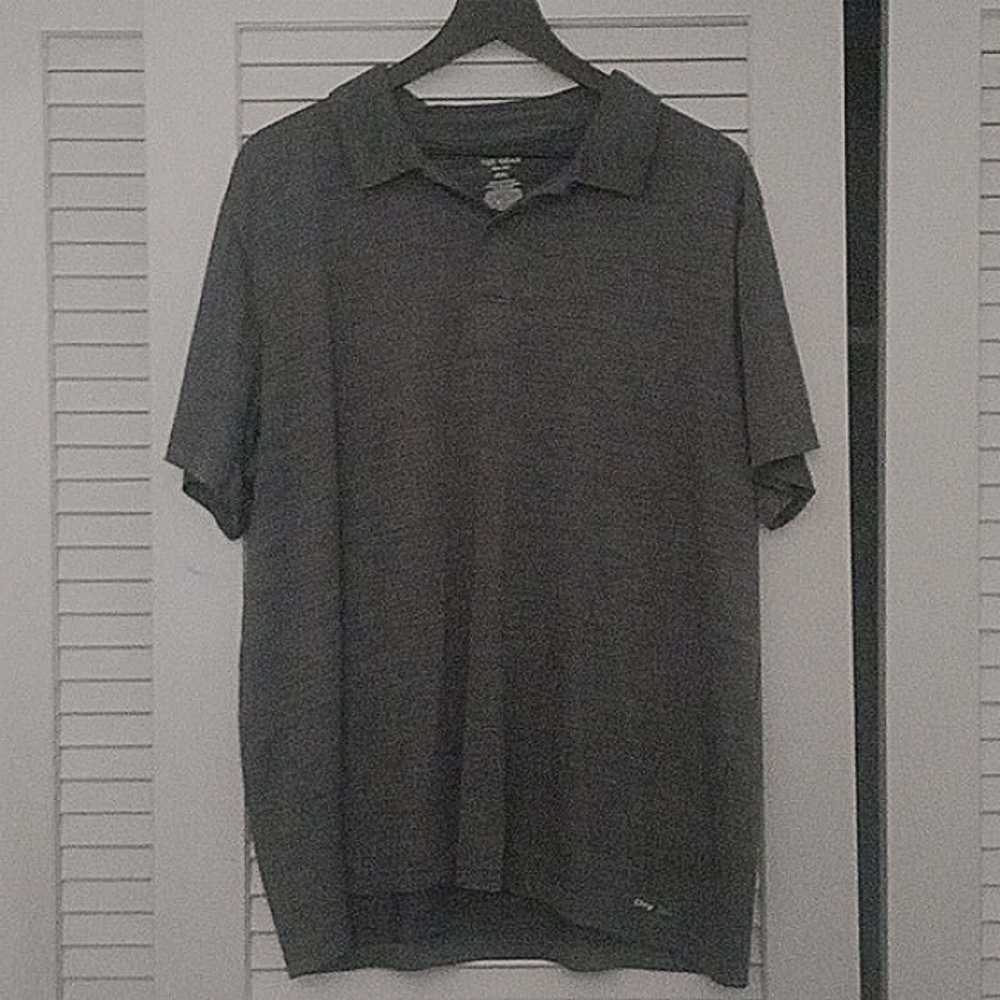 Short sleeve Tek Gear Quick Dry  shirt